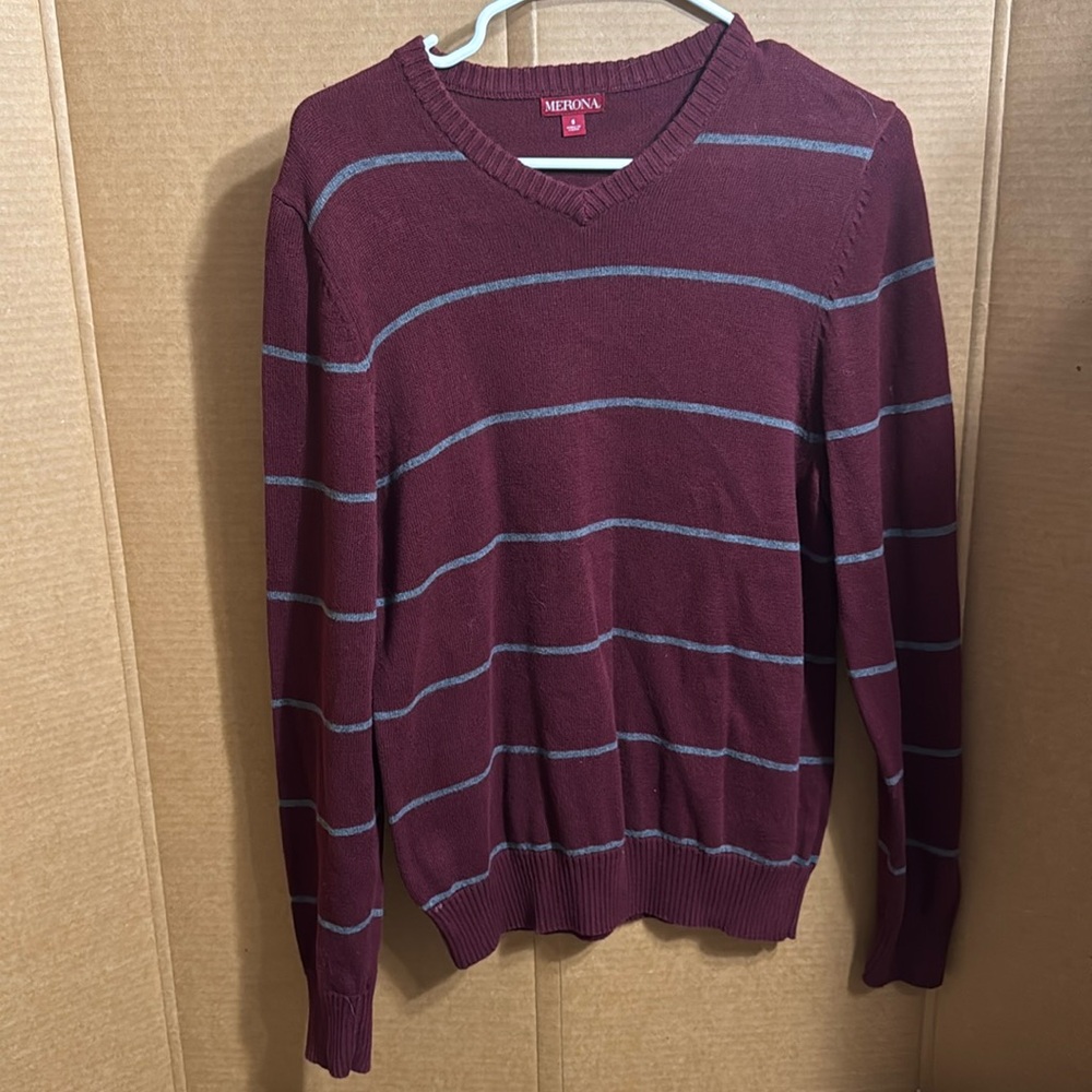 Merona burgundy and silver sweater‎